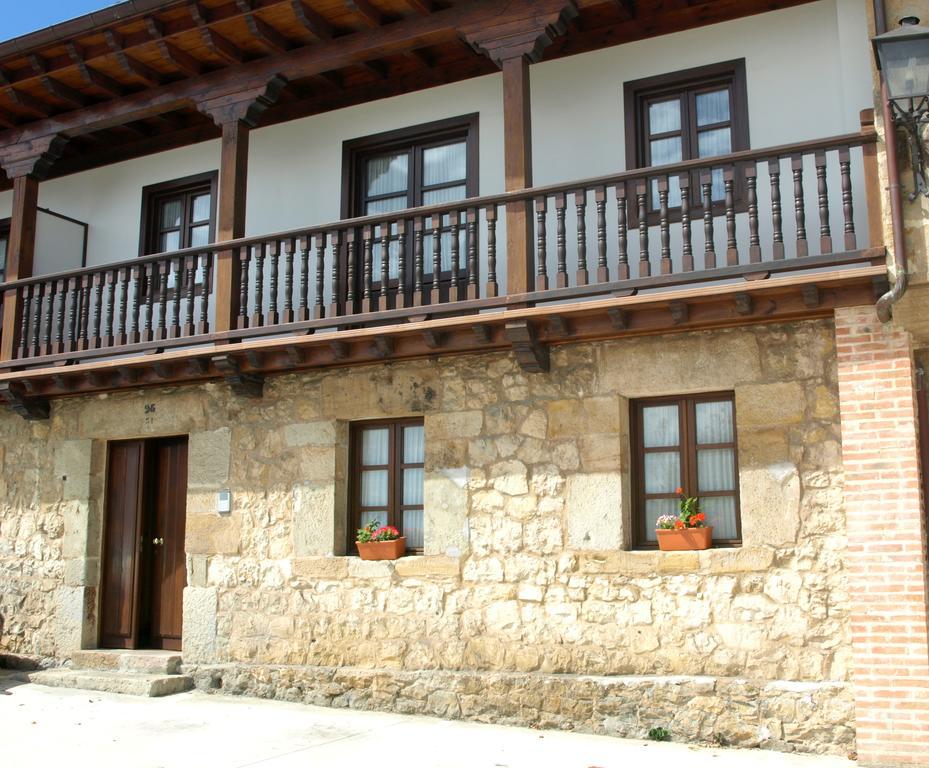 Apartamentos Llave De Santillana 桑提亚纳德玛 客房 照片