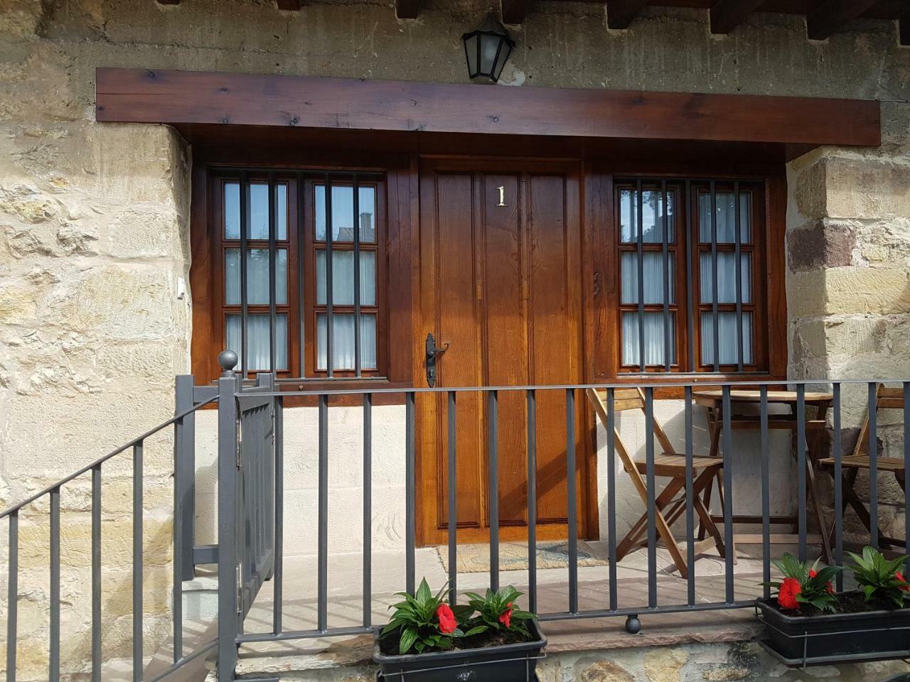 Apartamentos Llave De Santillana 桑提亚纳德玛 外观 照片